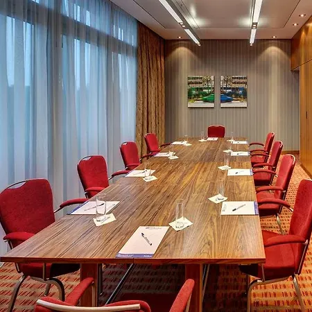 Hilton Garden Inn Frankfurt Airport 