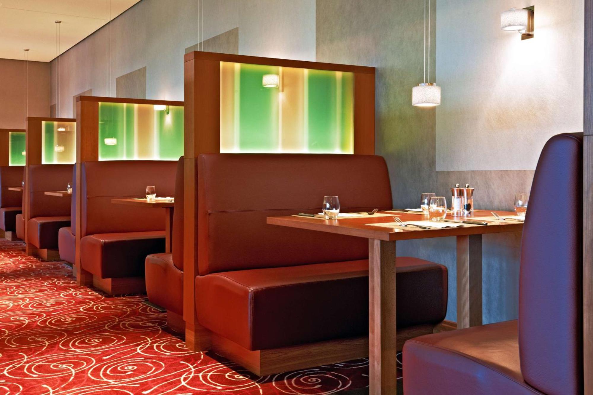 Hotel Hilton Garden Frankfurt Airport 4*